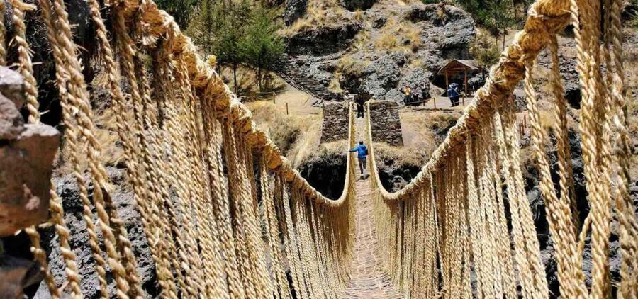 1 day excursion to Qeswachaka bridge and the 4 lagoons - Acopia Lagoon and the changing views