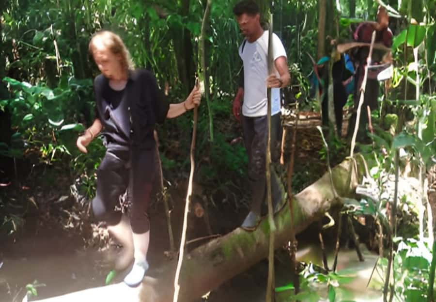 2-Day All Inclusive Guided Jungle Tour from Iquitos - Piranha fishing from the river