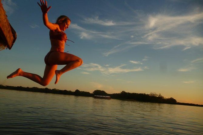 2-Day All Inclusive Guided Jungle Tour from Iquitos at Maniti Eco-Lodge - Morning in Iquitos: market, river, and the route to Monkey Island