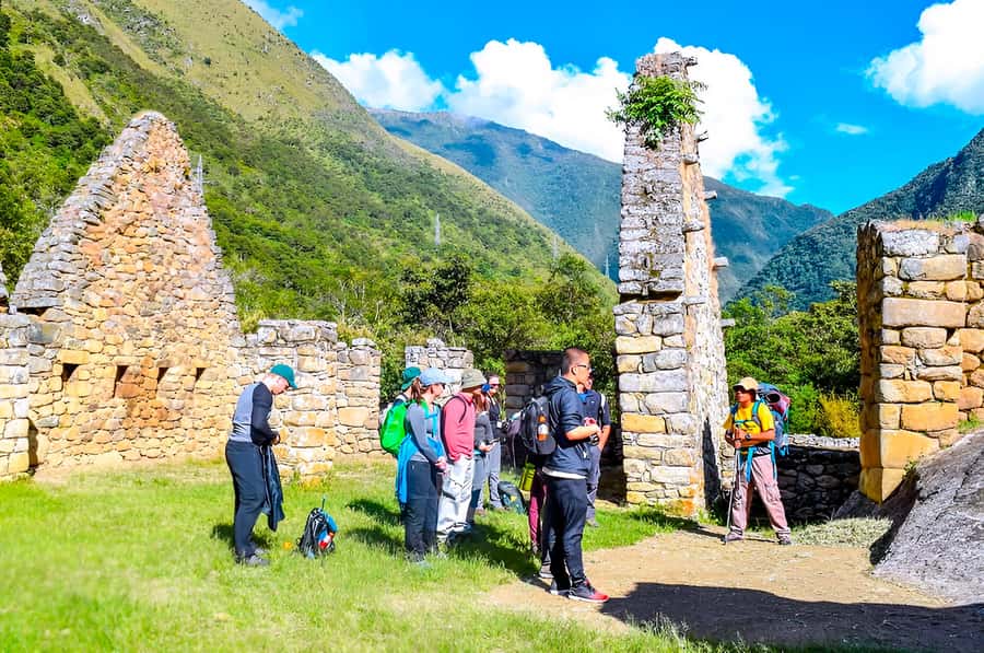 2-Day Inca Trail Hike to Machu Picchu & Panoramic Train - Km 104 and the first Inca ruins