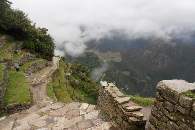 2-Day Private Short Inca Trail to Machu Picchu - Wiñay Wayna is the archaeological high point