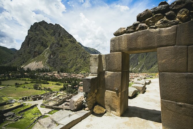 2 Day Sacred Valley and Machu Picchu Guided Tour from Cusco - Machu Picchu gets a guided two-hour introduction