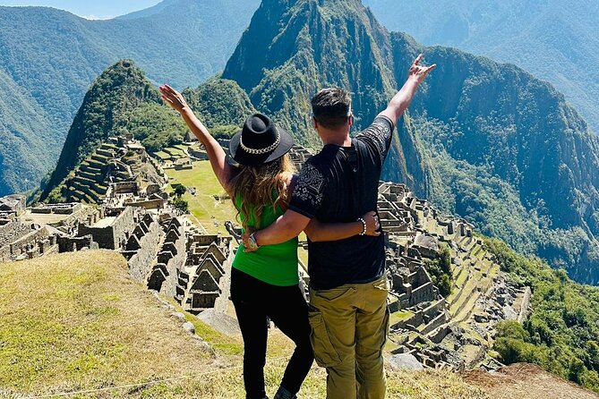2-Day Sacred Valley & Machu Picchu Group Tour from Cusco - Chinchero, where wool becomes color