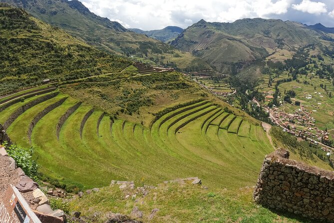 2-Day Tour: Sacred Valley & Machu Picchu – All Tickets Included - Buffet lunch in Urubamba