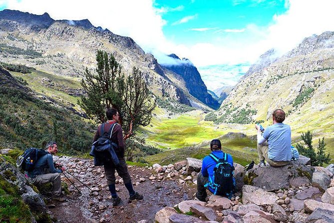 4-Day Lares Trek to Machu Picchu - Meals, dietary needs, and group support