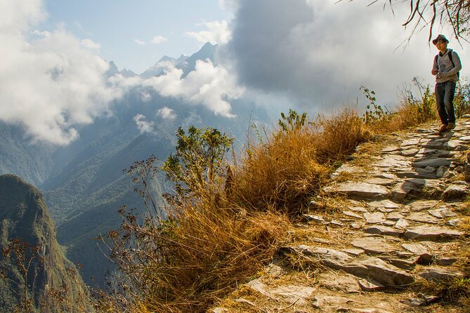 4 Days Inca Trail To Machu Picchu - Day one: from kilometer 82 to Huayllabamba
