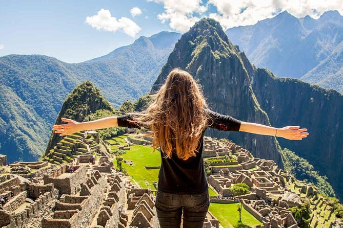 5 Day - Tour to Machu Picchu Traditional - Group service - Day one: Cusco’s Inca foundations and Spanish layers