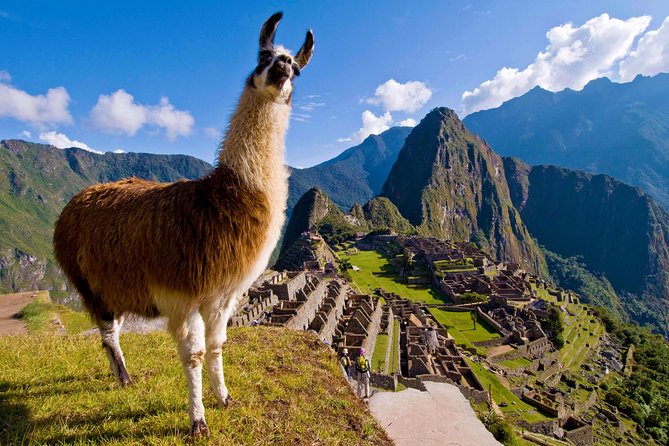 5 Day - Tour to Machu Picchu Traditional - Group service - Day two: Pisac market and the Sacred Valley