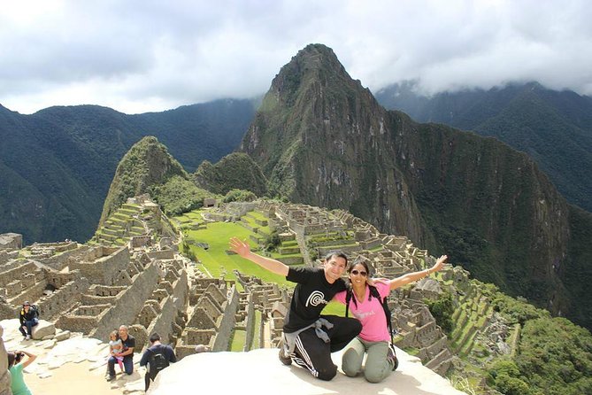 A Day at Machu Picchu, Journey to the Heart of the Andes - The bus climb to Machu Picchu