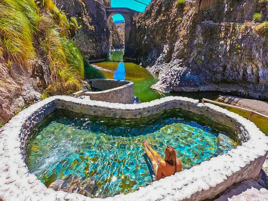 Arequipa: 2-Day Colca Canyon Classic Tour return to Arequipa - Chacapi hot springs at 35 to 38 degrees