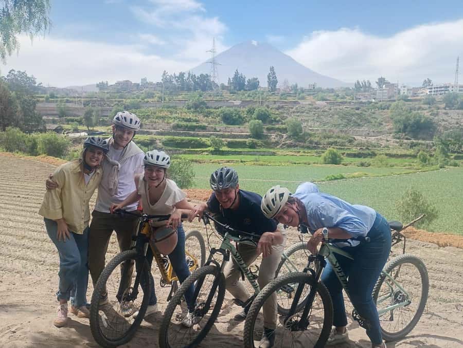 AREQUIPA BIKING CITY TOUR - Chilina Valley: the route opens up
