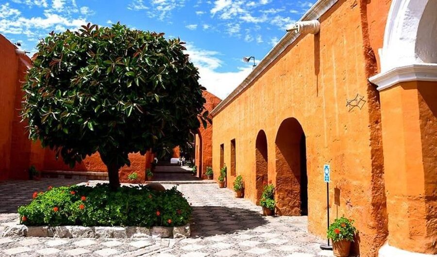 Arequipa: City and Country Tour - Via Paisajista and Mansion del Fundador
