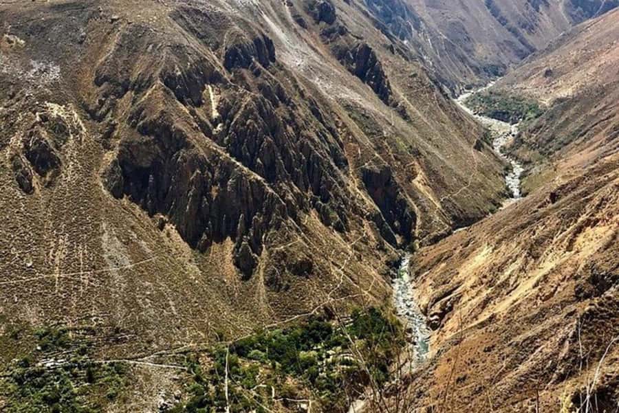 Arequipa: Colca Canyon Trekking 2 days and 1 night + food - The 5:00 a.m. climb to Cabanaconde