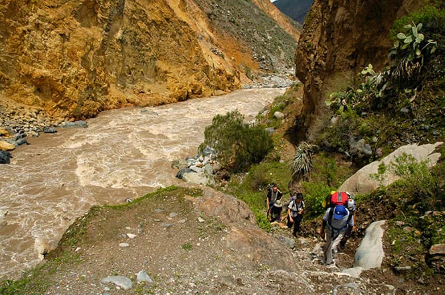 Arequipa: Colca Canyon Trekking 2 days and 1 night + food - Hot springs and the Chivay lunch stop
