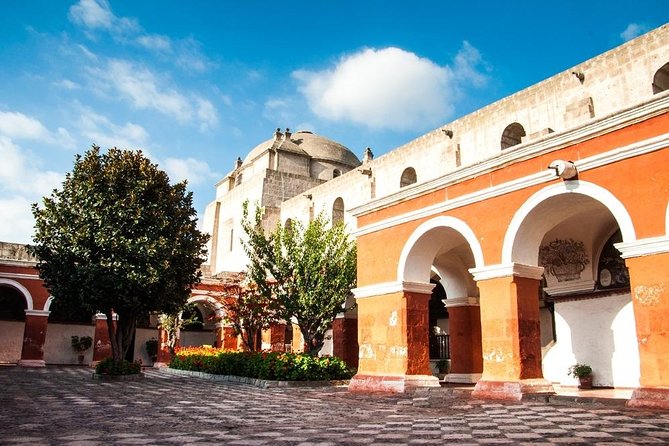 Arequipa, Historic and Colonial City and Santa Catalina Monastery - What the guide adds to the experience