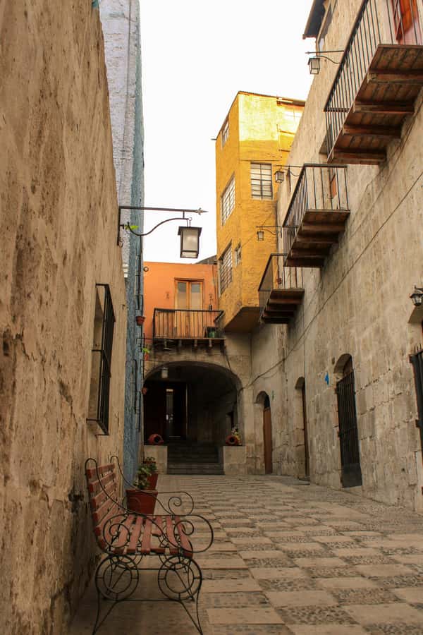 Arequipa: Walk through the Historic Center of the City - Colonial Cloisters and Details You Could Miss