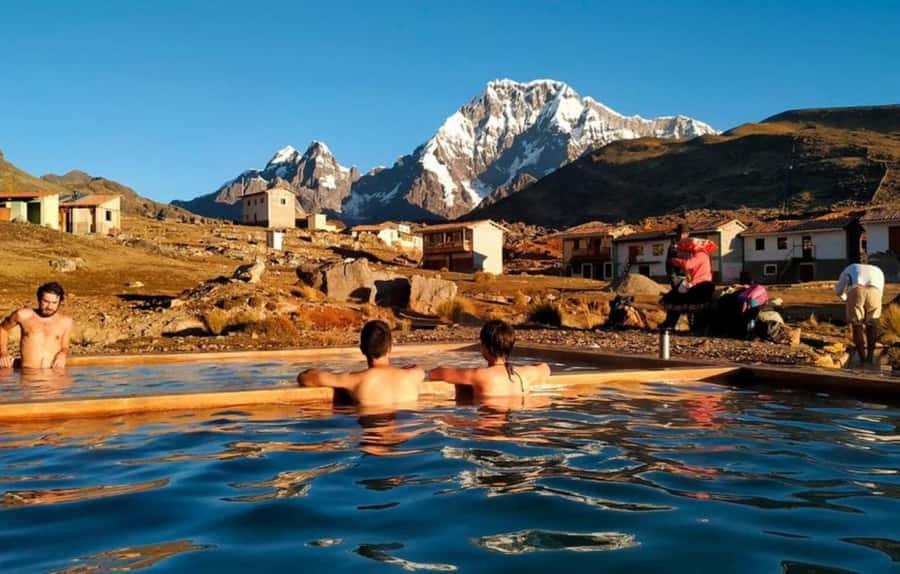 Ausangate 7 Lagoons Tour 1 day + Buffet Breakfast and Lunch - Walking at 4,200 to 4,600 meters