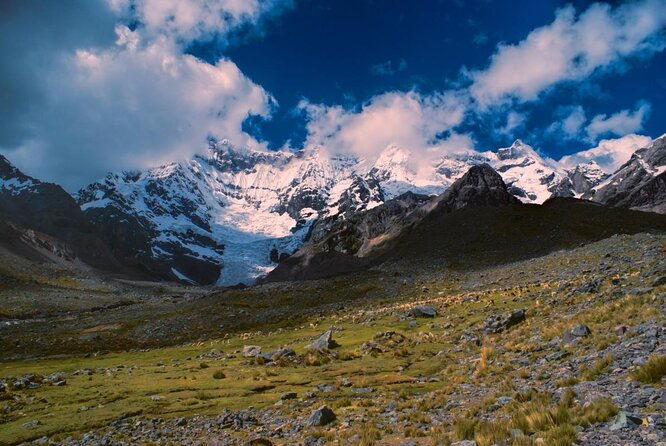 Ausangate Trek 5 Days - Day 2: Arapa Pass, turquoise lakes, and a high camp