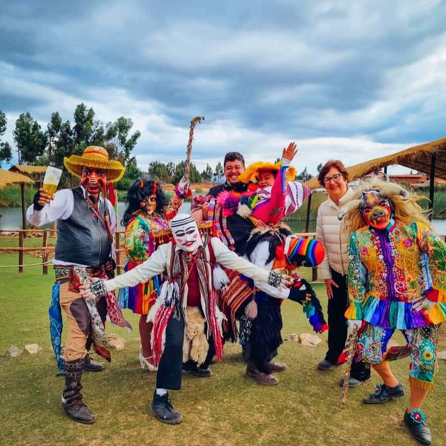 BUS 180 CUSCO - Starting in the Main Square at 13:50