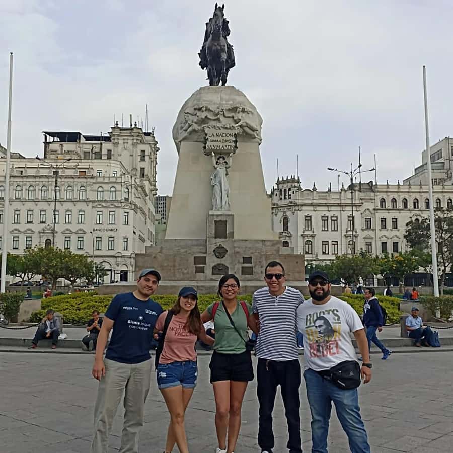 City tour and the best highlights in lima - Parque del Amor and the Pacific from Miraflores