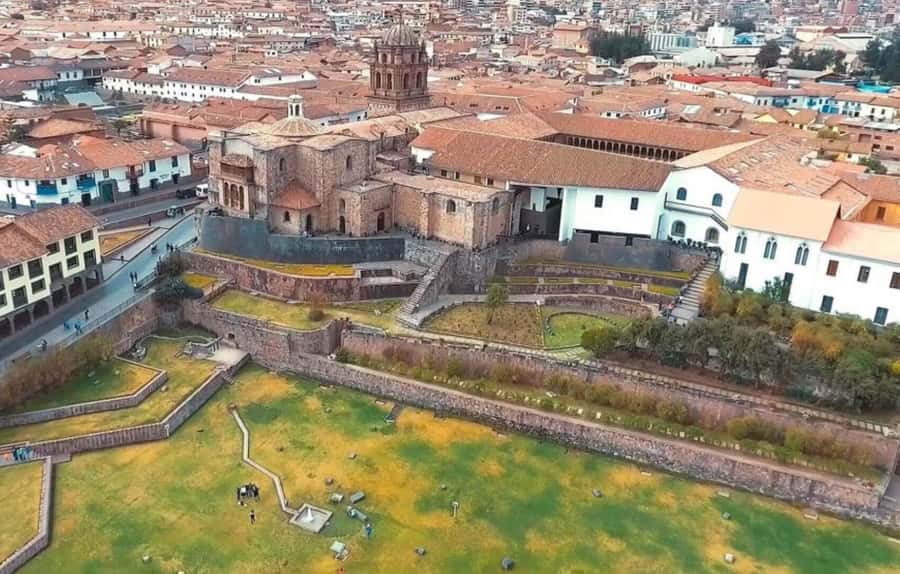 City Tour Cusco Qoricancha Sacsayhuaman y Tambomachay - What the guides add to the experience