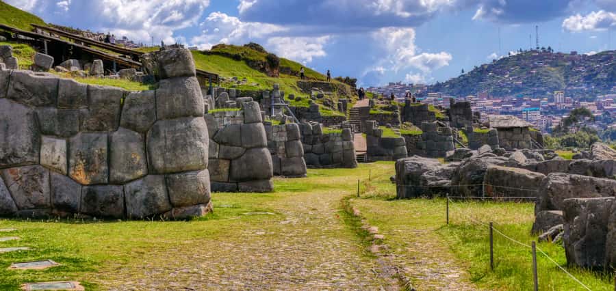City Tour Cusco & Valle Sagrado Pisac mas Almuerzo - Pisac market and local crafts
