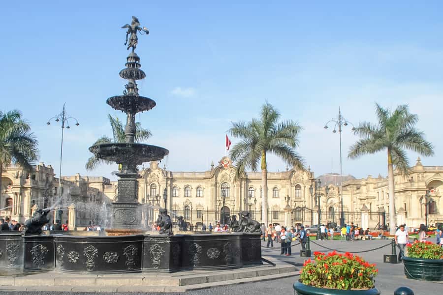 City Tour With Demonstration & Tasting of Pisco Sour - Guide quality and group experience