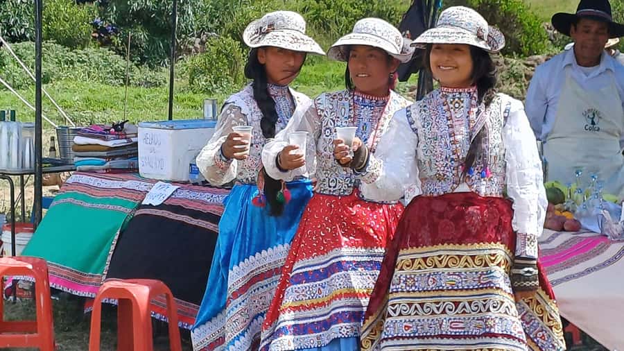 COLCA CANYON FULL DAY TOURS - Guide Christ, driver Carlos, and the service