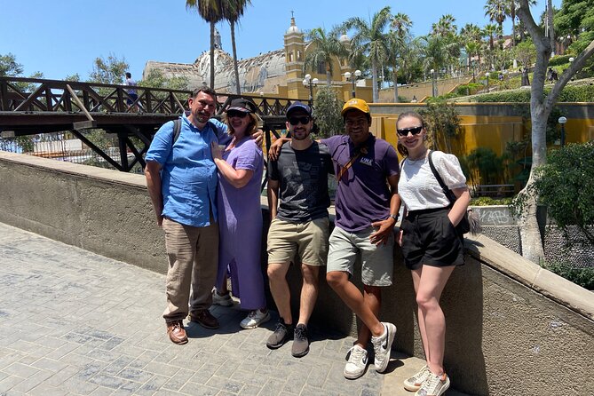 Colorful Barranco Tour and Street Art - Reading the murals on 28 de Julio