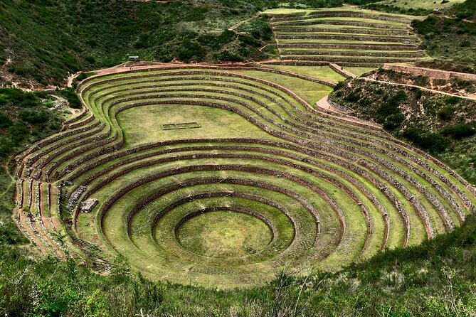 Complete Sacred Valley Tour Small group Pisac, Maras, Moray & Ollantaytambo - Ollantaytambo and its huge Inca stones