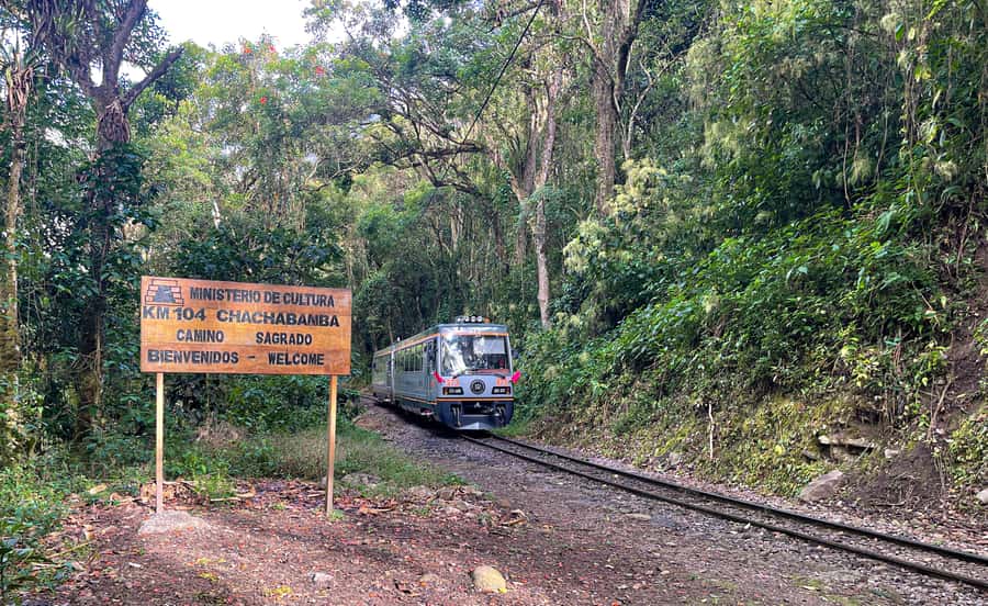 Cusco: 2-day Inca Trail to Machu Picchu - From Cusco to KM 104 by train