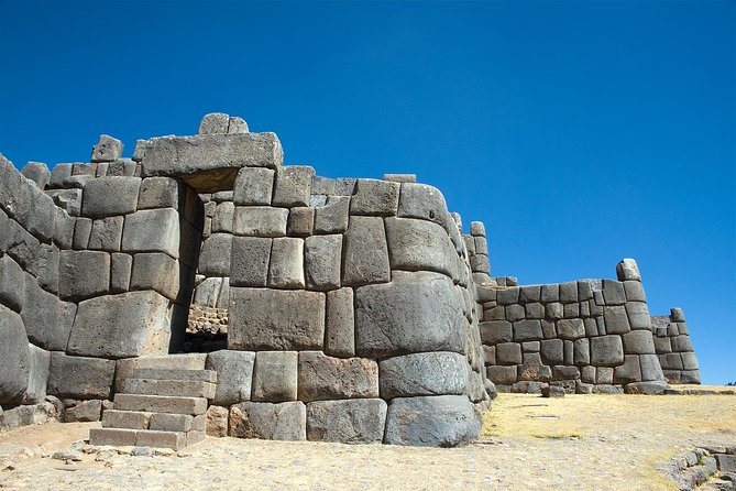 Cusco 4-Hour Private Tour Including Sacsayhuaman and Qenqo - Plaza de Armas and the Spanish layer of Cusco