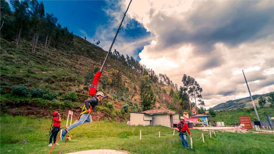 Cusco: Bungee Jump and Slingshot Combo Adventure - Who will enjoy this most