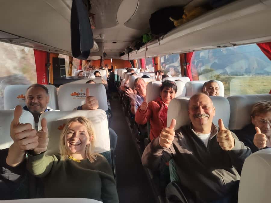 Cusco: Bus Turistico Puno Cusco con Tour y Buffet - What the bus is like for ten hours