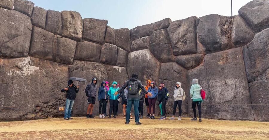 Cusco : City Tour of 4 Ruins and Sun Temple - Tambomachay: water, stone channels, and ritual use