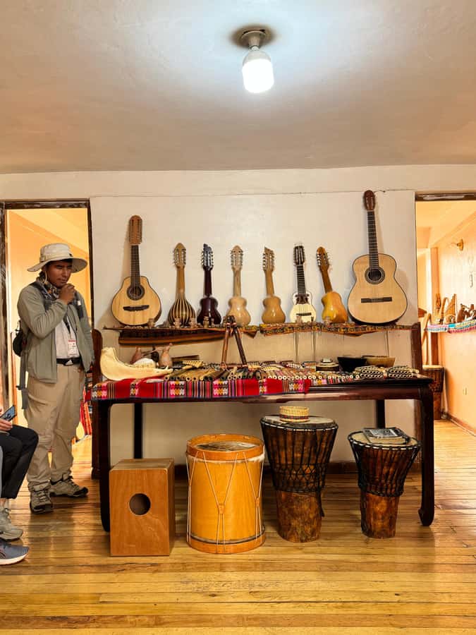 Cusco: Cultural Walking Tour with Local Guide⭐⭐⭐⭐⭐ - Traditional music at the luthier visit