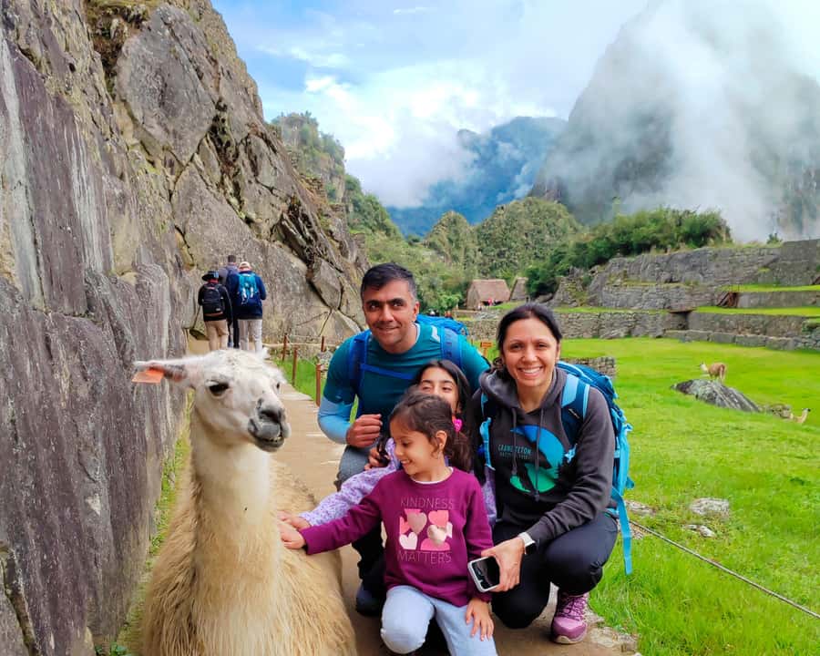 CUSCO: Full Day All Included Private Machu Picchu Experience - Entering Machu Picchu with a private guide
