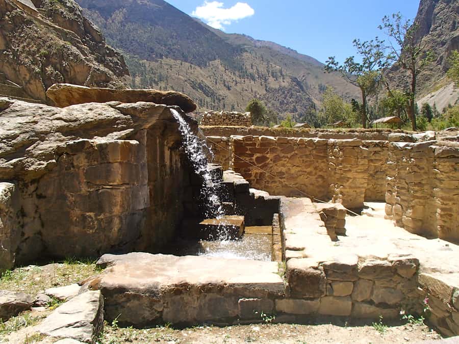 Cusco: Full-Day Sacred Valley and Maras Tour - Transport and timing shape the experience