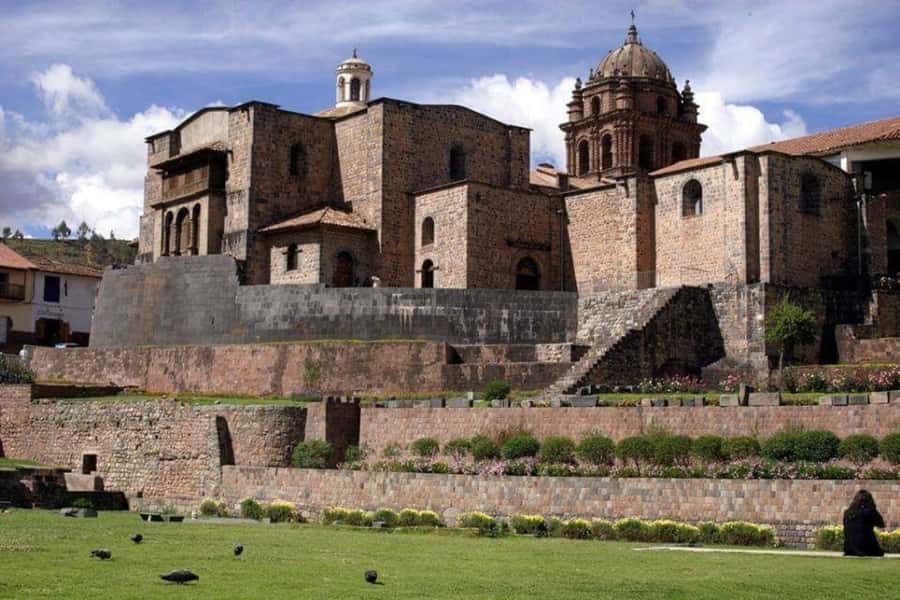 Cusco: Half-Day City Tour - The textile shop and the pace of the day