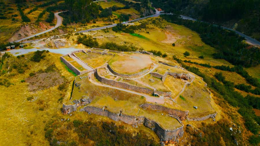 Cusco : Half-Day Explore Inca Ruins qoricancha sacsayhuaman - Qenqo: a shorter stop with a different mood