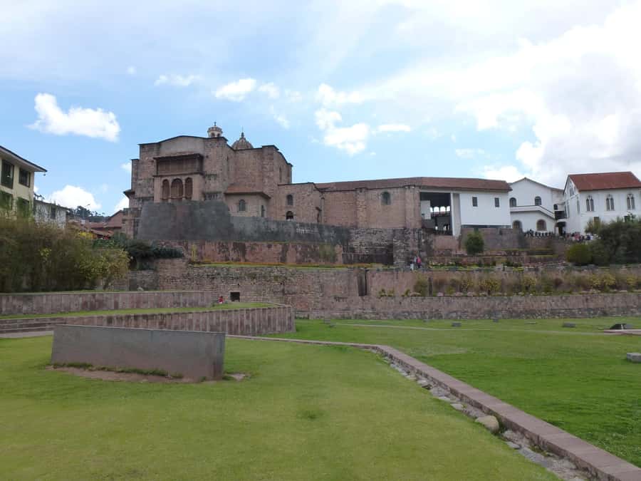 Cusco : Half-Day Explore Inca Ruins qoricancha sacsayhuaman - Qoricancha: the Inca heart beneath colonial Cusco