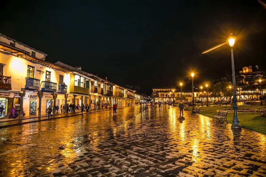 Cusco: Legends and History Night Tour with Pisco Sour - San Blas brings the legends close