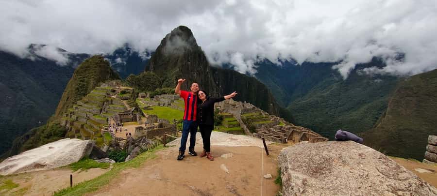 Cusco: Machu Picchu Day Trip with Train + Entrance ticket - Ollantaytambo to Aguas Calientes by train