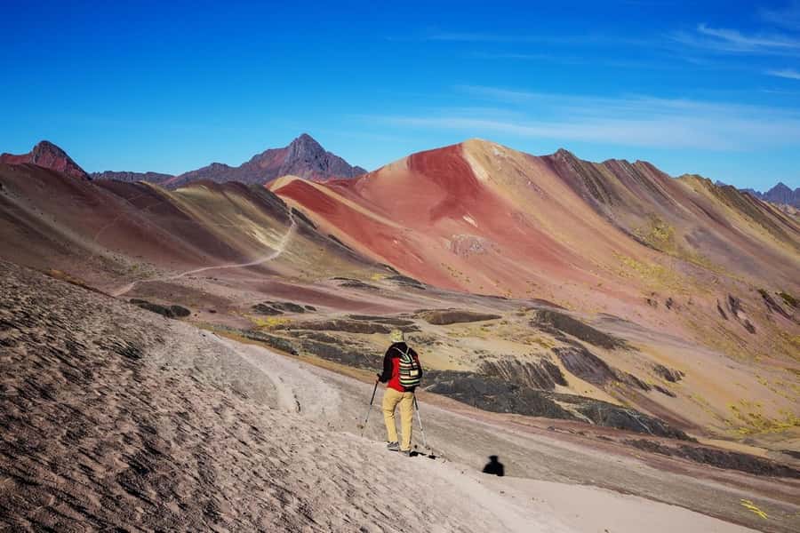 Cusco : Palcoyo - Rainbow Mountain Hidden Sister - The 30-minute climb at 4,200 meters