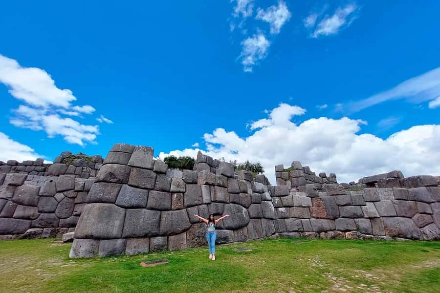 Cusco: Pisac, Sacsayhuaman, Q'enqo, and Tambomachay Tour - Pisac brings village life and Inca terraces together