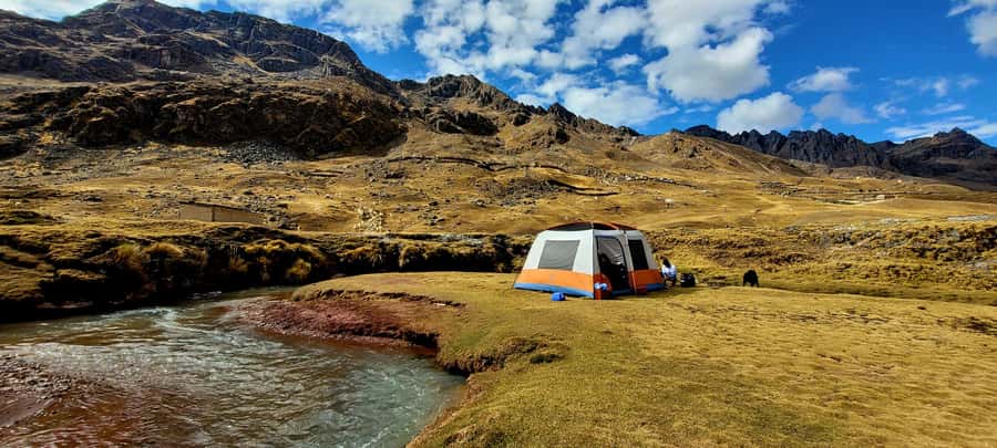 Cusco: Rainbow Mountain & Red Valley Tour with Picnic meals - Breakfast before the climb