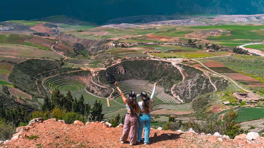Cusco: Sacred Valley Day Trip with Maras & Moray Salt Mines - Chinchero, a brief first stop