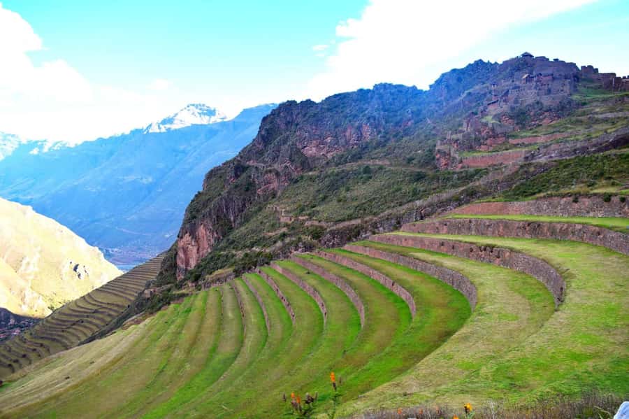 Cusco: Sacred Valley of the Incas Tour - From Cusco to the first Sacred Valley viewpoint