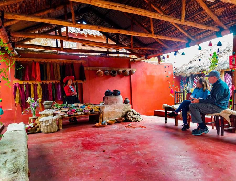 Cusco:Sacred Valley Pisaq,Ollantaytambo,Chinchero with Lunch - The guides make the difference