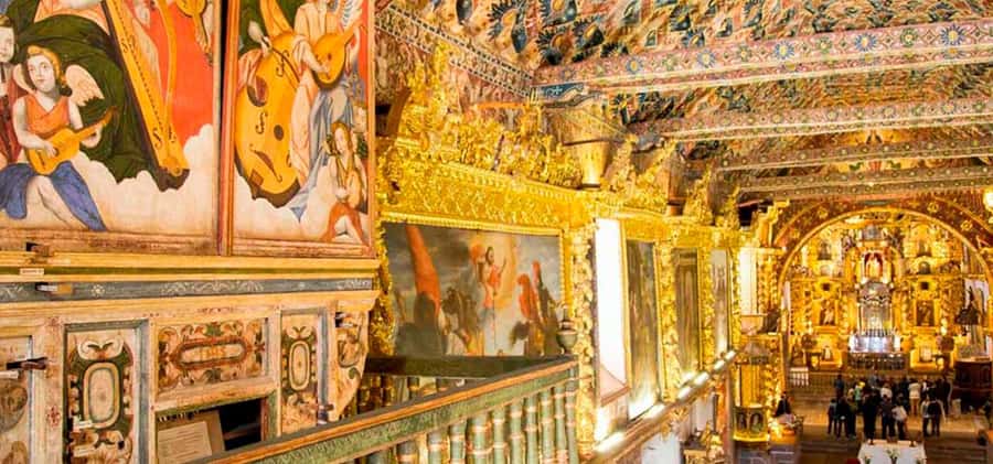 Cusco: Scenic Route of the Sun to Puno with Buffet Lunch - 7:40 AM at Andahuaylillas Church